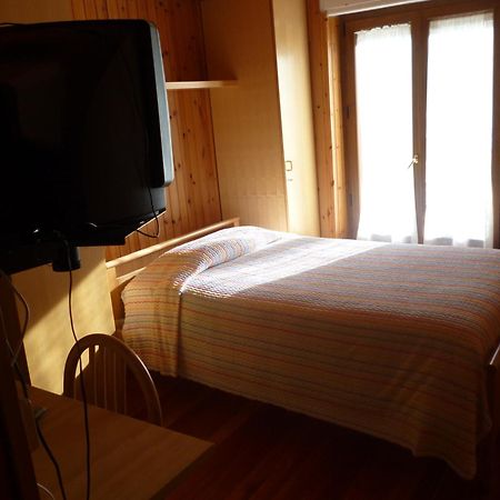 Hotel Fior di Roccia Gaby Esterno foto