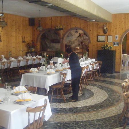 Hotel Fior di Roccia Gaby Esterno foto