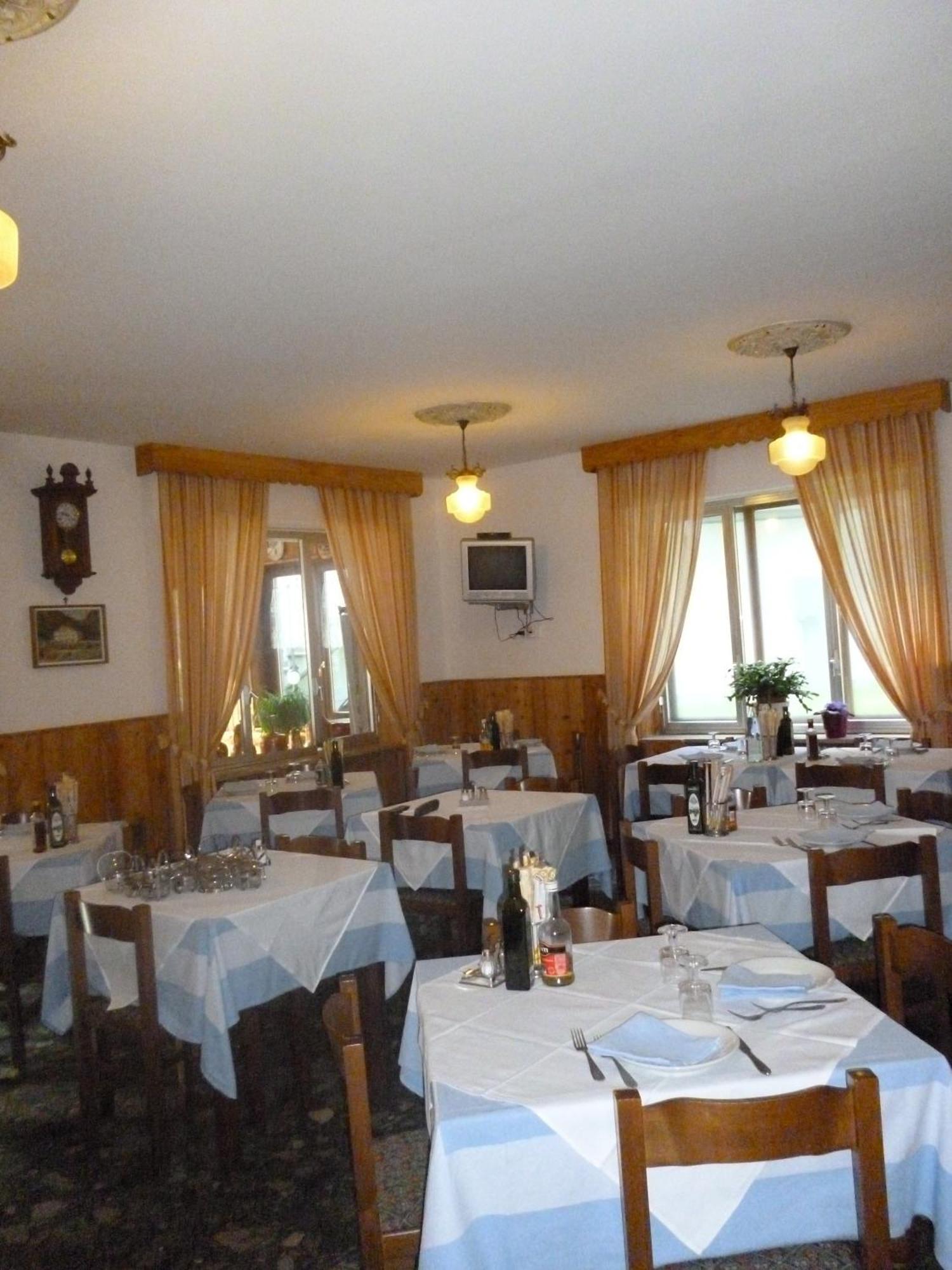 Hotel Fior di Roccia Gaby Esterno foto