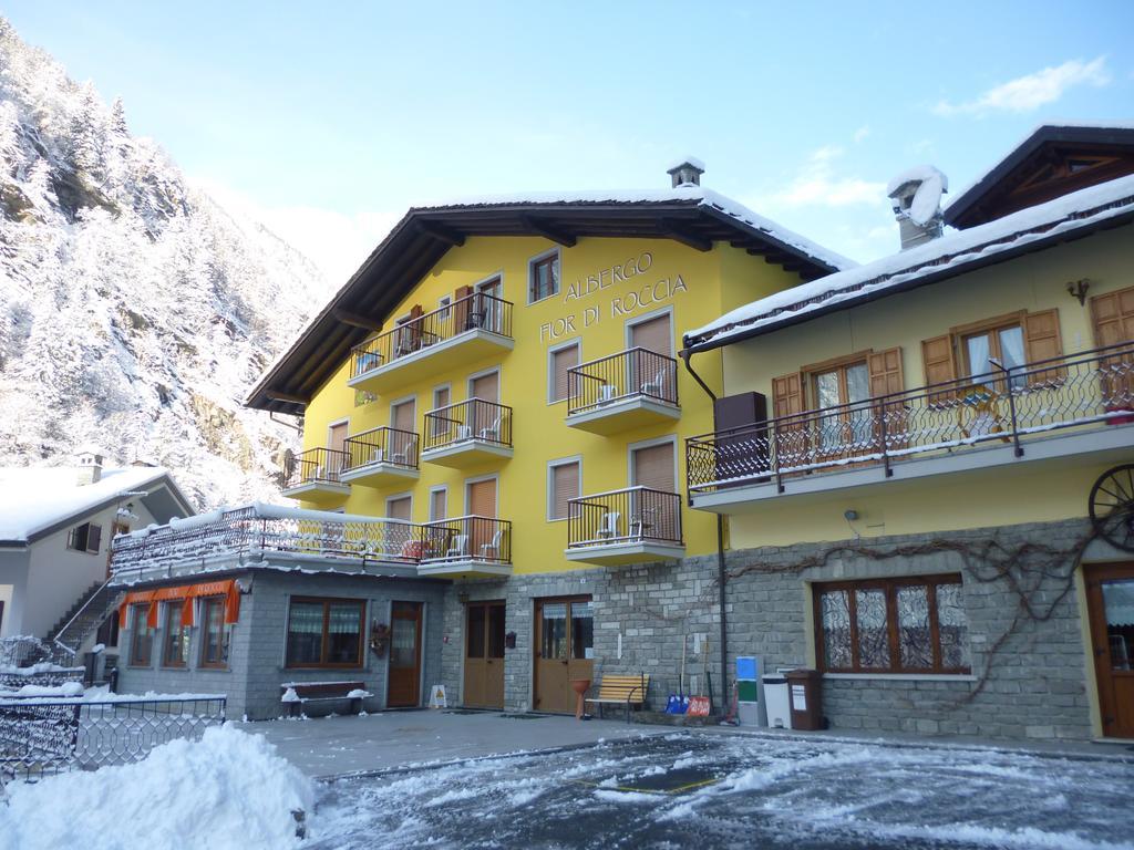 Hotel Fior di Roccia Gaby Esterno foto