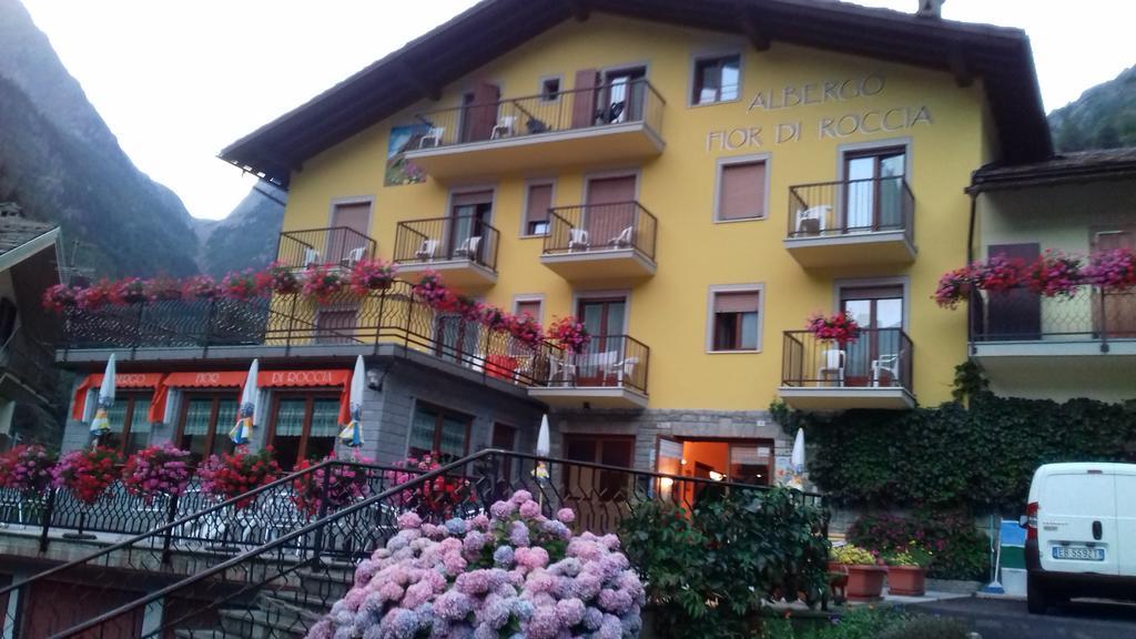 Hotel Fior di Roccia Gaby Esterno foto